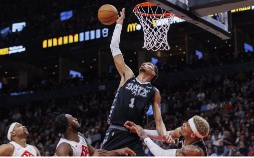 NBA roundup: Spurs defeat Raptors, Victor Wembanyama swatted ten shots for a triple-double