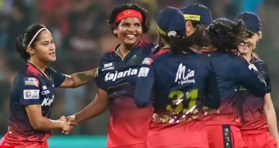 WPL 2024: Dominant Asha Leads RCB to Victory Over UP Warriorz Despite Harris’ Challenge
