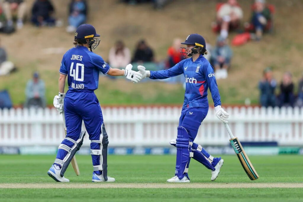 England’s Remarkable Comeback: Amy Jones and Charlie Dean Lead the Charge to Victory From 79/6