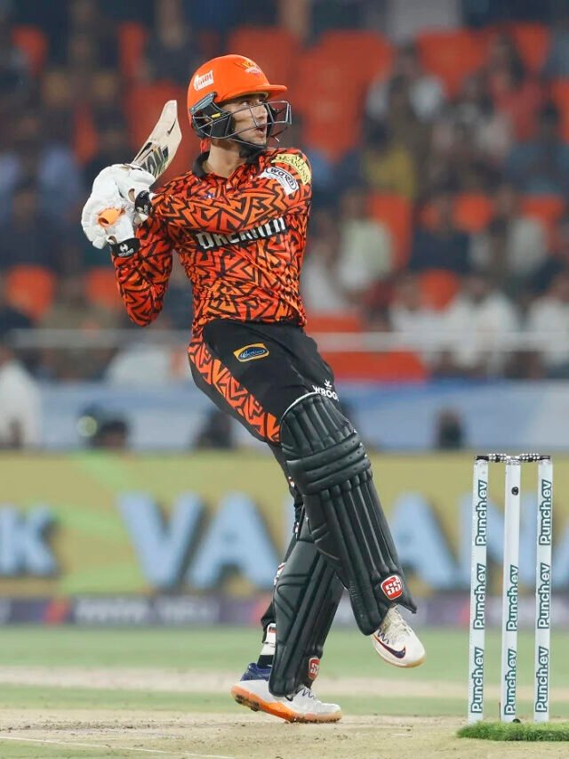 SRH Dominated CSK To 6 Wickets Win