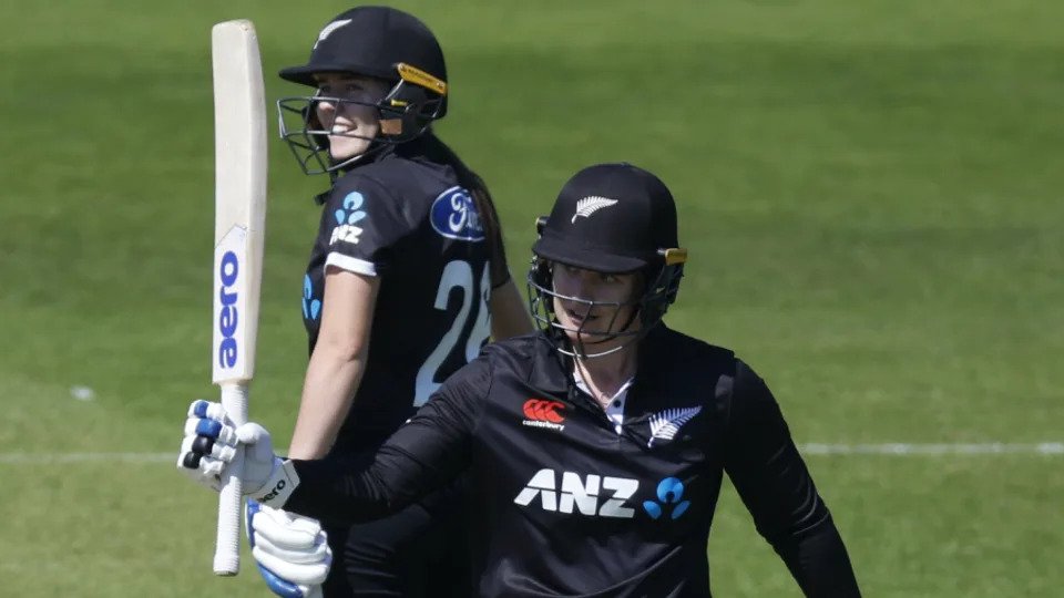 England Women Dominates New Zealand Women in 1st ODI