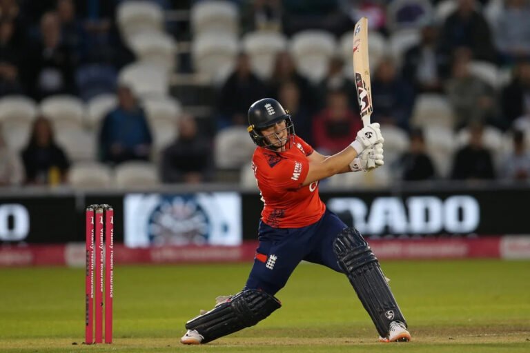 England Women Dominate Rain-Affected Second T20I Against New Zealand
