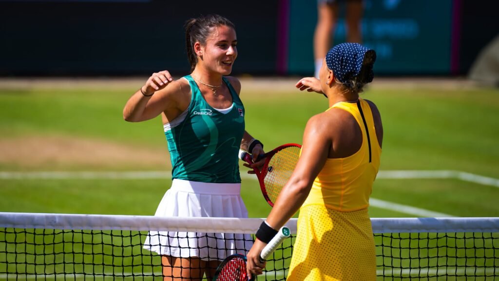 Emma Navarro’s Impressive Centre Court Debut Against Naomi Osaka at Wimbledon 2024