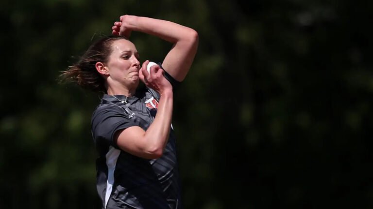 Kate Cross Stars with 6 Wickets Haul as Thunder Crush South East Stars