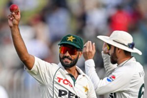 Pakistan’s Bowling Attack Leave England Struggling on Day 2