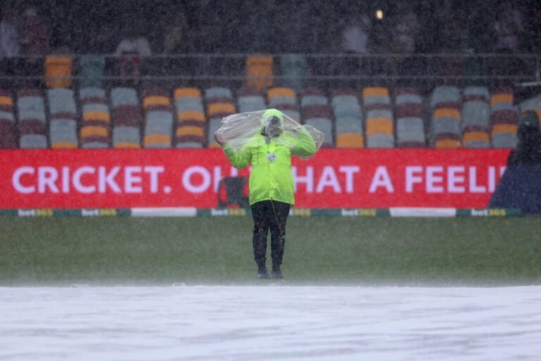 India vs Australia: Rain Interrupts Day 1 of the Gabba Test as Khawaja and McSweeney Stay Steady